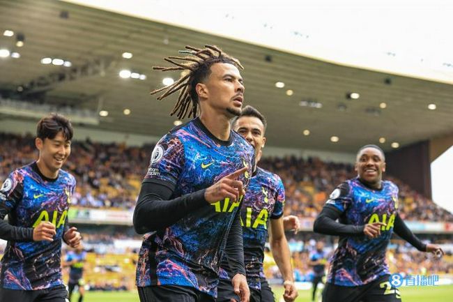 除了有青涩的“周慧敏”，机车风“桂纶镁”和素颜“戚薇”惊艳亮相，还有些明星脸考生更是走起了 李敏镐朴信惠美国封帝后 当地出韩剧入门指南 2014-05-04 近年韩风席卷美国，李敏镐与朴信惠合演的热爆韩剧《继承者们》也成功抢滩，在当地举行的“第2届Drama Fever Awards”捧走最佳电视剧，二人更首度扬威美国称帝封后，合共囊括7奖成大赢家。